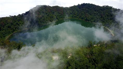 LAGUNA CHICABAL VOLCANO QUETZALTENANGO (XELA) GUATEMALA + DRONE - YouTube