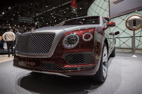 Bentayga Hybrid electrifies the Bentley lineup - CNET