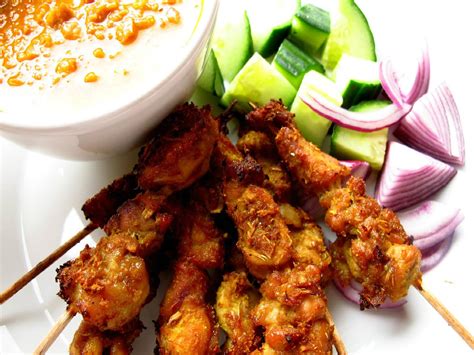 Sate Dengan Kuah Kacang. Thai Recipes, Asian Recipes, Chicken Recipes, Cooking Recipes, Recipe ...