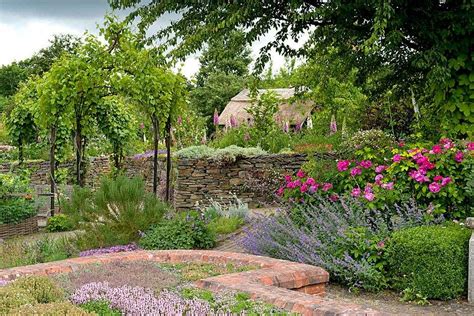 Plan your visit to RHS Garden Rosemoor / RHS Gardening