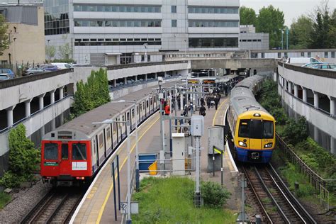 Gunnersbury Station - Last Day of D78 Stock | Aubrey | Flickr