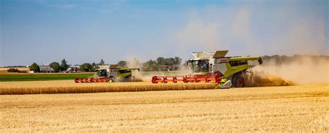 Video: Next-generation Claas Lexion combines in action - Agriland.ie