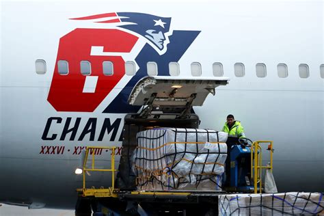 Patriots deliver masks to Massachusetts and New York amidst crisis