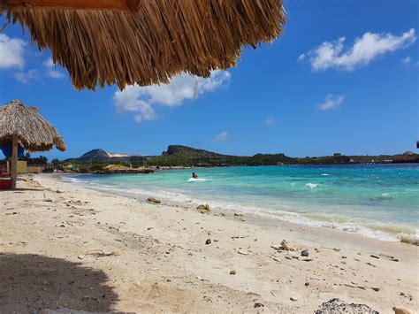 Caracas Bay 🏖️ Willemstad, Curacao island, Curacao - detailed features ...