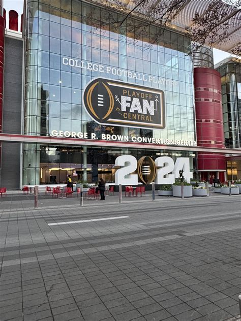 Downtown preparing for CFP championship game : r/houston