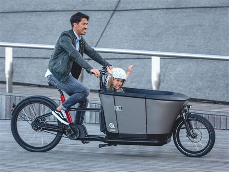 Carqon Classic electric family cargo bike has a range of 120 km and a ...