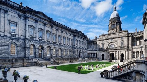 Universidad de Edimburgo…Tu guía completa 2023 - Britishpidya