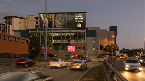 Outdoor Media Association members support RSL's at-home ANZAC Day vigil with digital signs