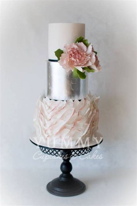 Silver foil wedding cake Beautiful Wedding Cakes, Gorgeous Cakes, Pretty Cakes, Amazing Cakes ...