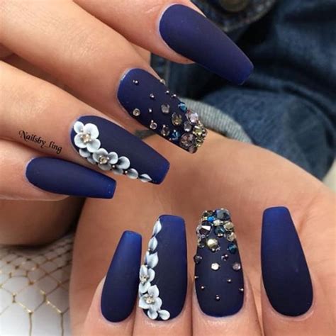 Elegant navy blue nail colors and designs for a Super Elegant Look