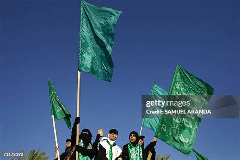 Hamas Flag Photos and Premium High Res Pictures - Getty Images