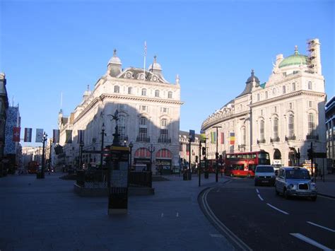 Piccadilly Circus Tube Station - London - Wise Visitor