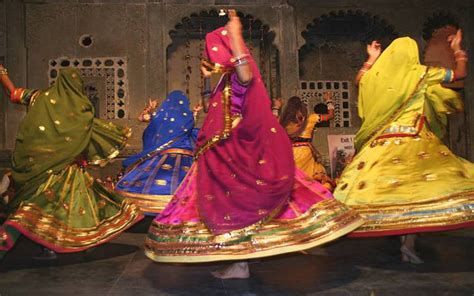 Ghoomar Folk Dance, History, Costume, Style, Origin, Steps