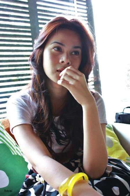 Foto-foto-artis: Astrid Tiar