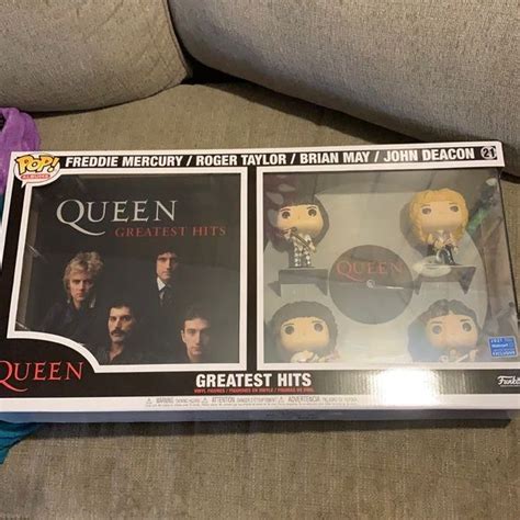 Funko Pop! Deluxe Album Queen Greatest Hits Deacon 2021 Walmart Exclusive #21 John Deacon ...