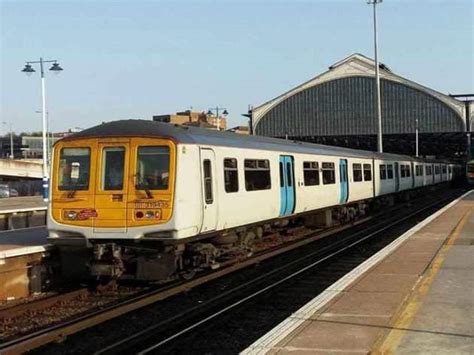 Thameslink retires final Class 319 train in UK - Railway Technology