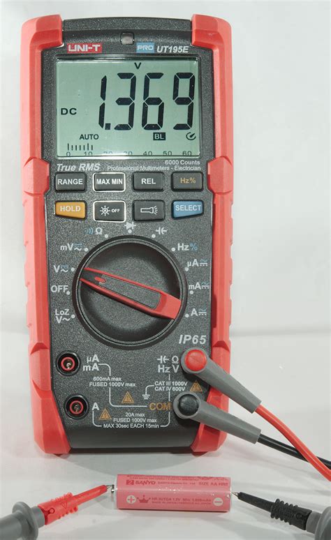 Multimeter and voltage measurement