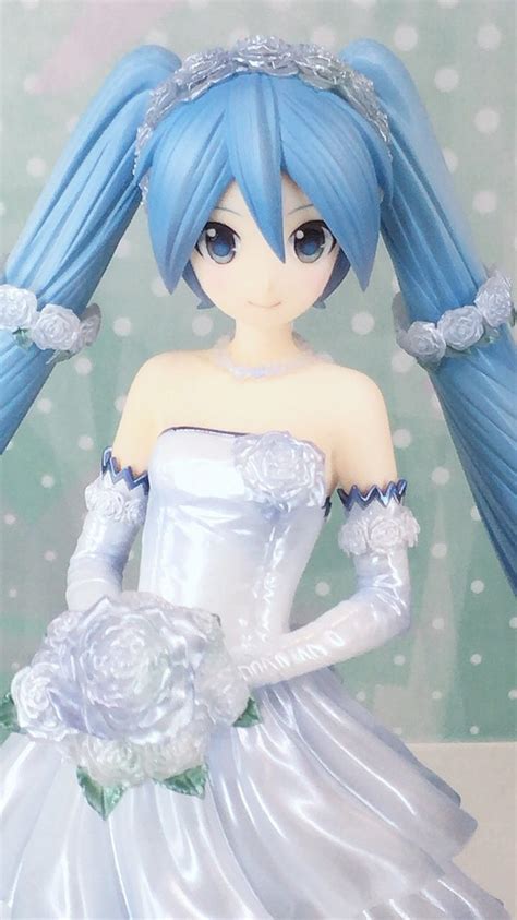 Hatsune Miku Wedding Ver. - My Anime Shelf