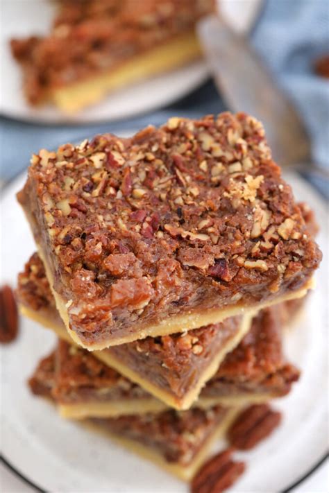 Best Easy Pecan Pie Bars Recipe [VIDEO] - Sweet and Savory Meals