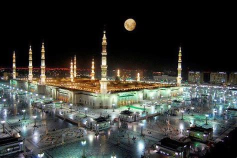 Beautiful Night View of Prophet Mosque Madinah - Islamic Architecture