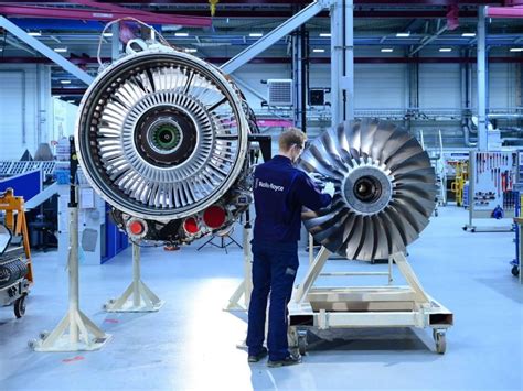 Rolls-Royce delivers 100th Pearl 15 engine to Bombardier - Aerospace ...