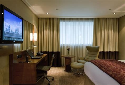 Sofitel | Terminal 5 Hotel Heathrow Airport with Walkway to Terminal