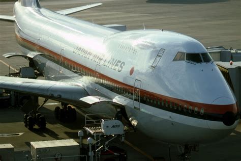 日本航空 Boeing 747SR JA8119 伊丹空港 航空フォト | by Gambardierさん 撮影1985年03月10日