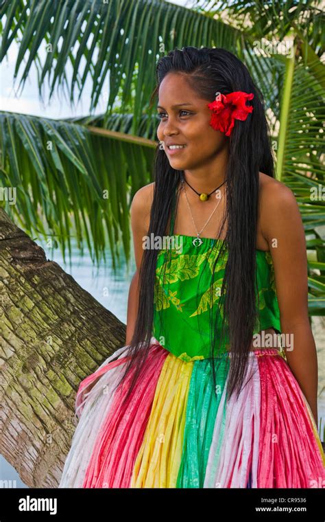 Micronesian girl hi-res stock photography and images - Alamy