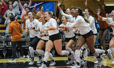 No. 5 Texas Volleyball advances to Final Four after defeating Stanford