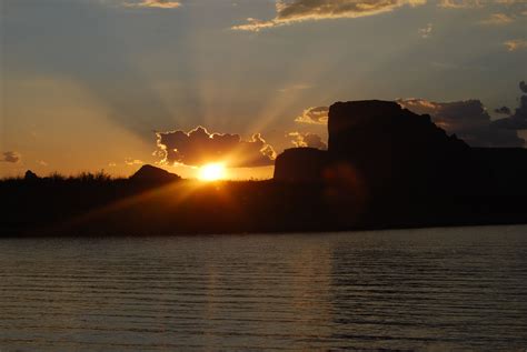 Sunset on Lake Powell | Lake sunset, Lake powell, Sunset