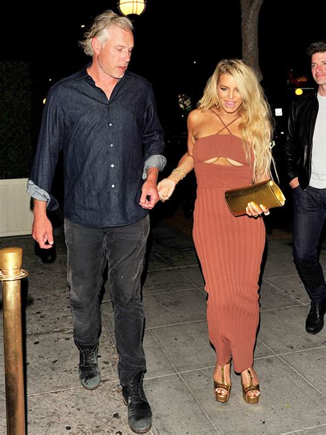 Jessica Simpson Rocks SKIMS Long Dress During Outing With Her Kids – Hollywood Life