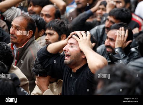 Shia Muslims celebrate Ashura Stock Photo: 27327057 - Alamy