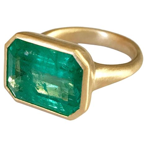 2.20 Carat Pentagon Emerald Gold Ring at 1stDibs