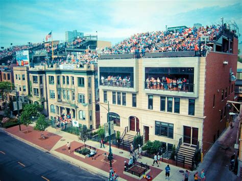 Classic Wrigley Field Rooftop Experience Wrigley Field Rooftops ...