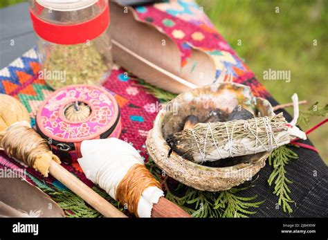 Native smudging ceremony hi-res stock photography and images - Alamy