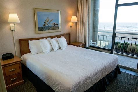 FOUR SAILS RESORT (AU$180): 2022 Prices & Reviews (Virginia Beach) - Photos of Resort - Tripadvisor