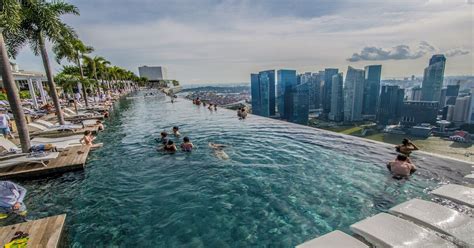 The World's Largest Rooftop Infinity Pool Is at the Marina Bay Sands Hotel