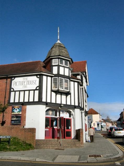 Picture House, Uckfield © Paul Gillett cc-by-sa/2.0 :: Geograph Britain and Ireland