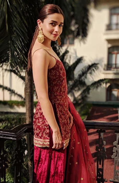 21 Alia Bhatt dresses that are perfect for millennial bridesmaids! | ShaadiSaga | Indian wedding ...