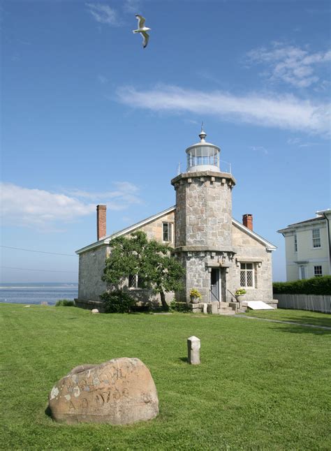 Stonington Harbor Lighthouse, Connecticut at Lighthousefriends.com