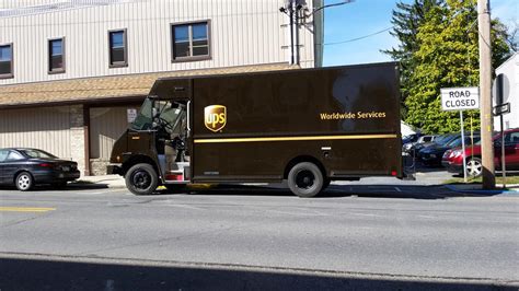 UPS truck by canona2200 on DeviantArt