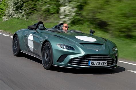 James Bond shows off his suave Aston Martin V8 Vantage - Flipboard