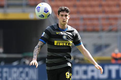 Photo - Inter Defender Alessandro Bastoni Enjoys Another Victory