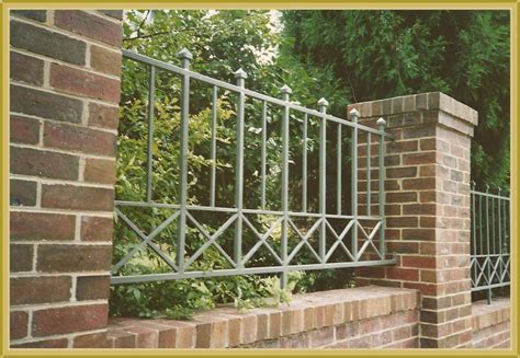 30+ Modern Wrought Iron Fence Designs – DECOOMO