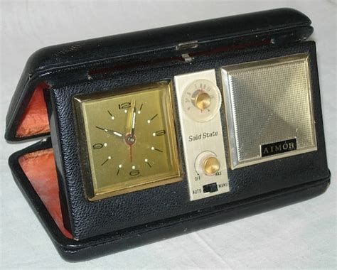 Vintage Travel Wind-up Alarm Clock & Solid State Radio Aimor