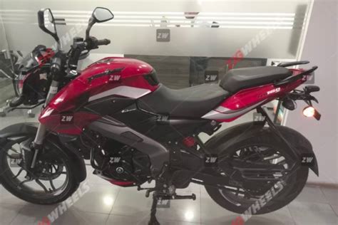 Bajaj Pulsar NS160 and NS200 Get New Red Colour - GaadiFy