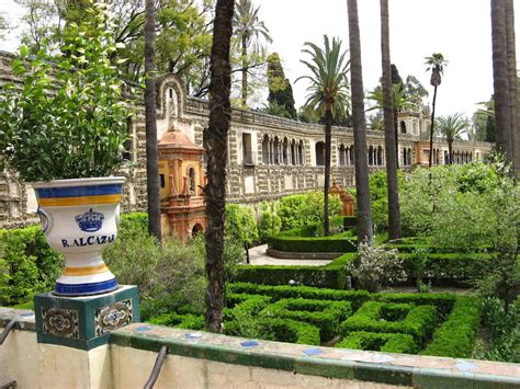 The gardens of the Alcazar Palace / The Alcazar lies in the heart of ...