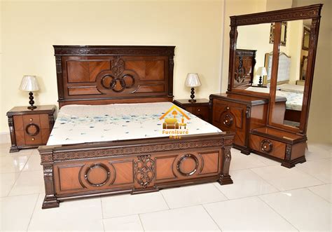 Circle Crafted Elegant Walnut & Shisham Wood Fancy 2 Tone Bed Room Set - Furniture Holz