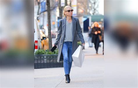 Kelly Ripa Shares Impressive Photo Dancing In Ballet Pointe Shoes