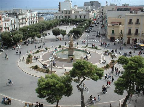 MOLA: DOVE C'ERA PIAZZA XX SETTEMBRE, PER ME ORA C'E' PIAZZA CORAZZATA POTEMKIN